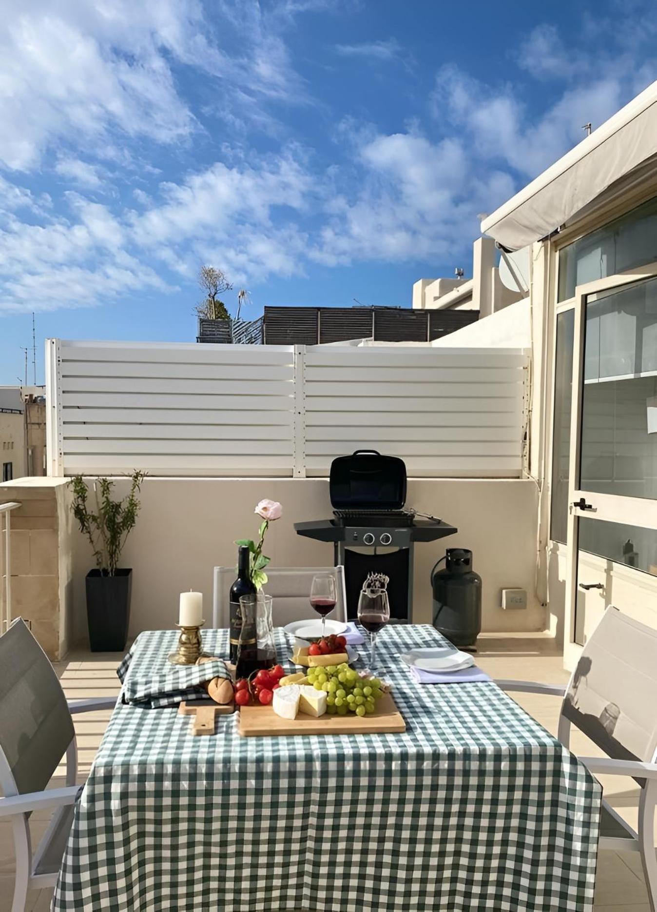 Sliema Cosy Penthouse With Bbq Apartment ภายนอก รูปภาพ
